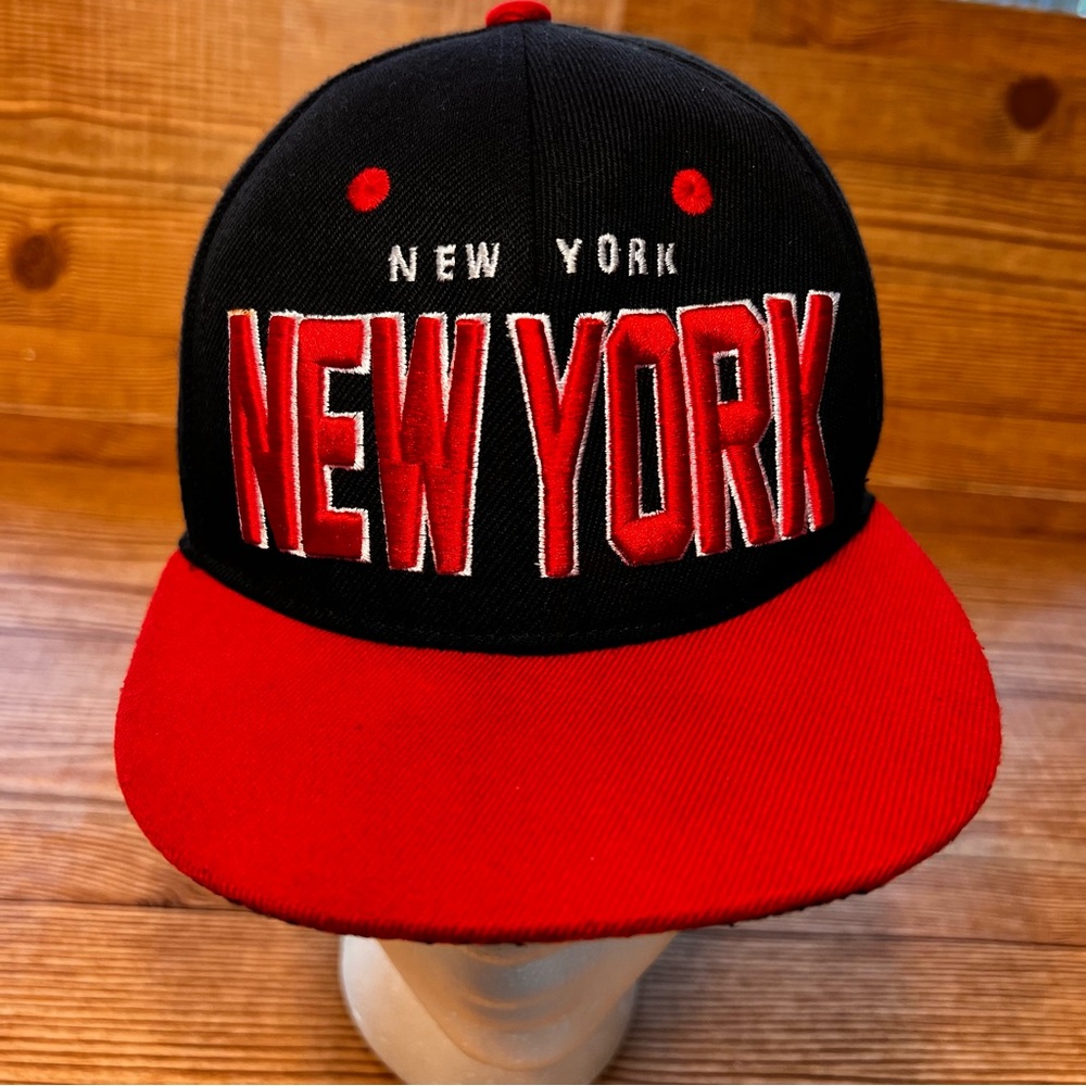 T & T NEW YORK Red Black Flat Bill Snapback Cap Hat